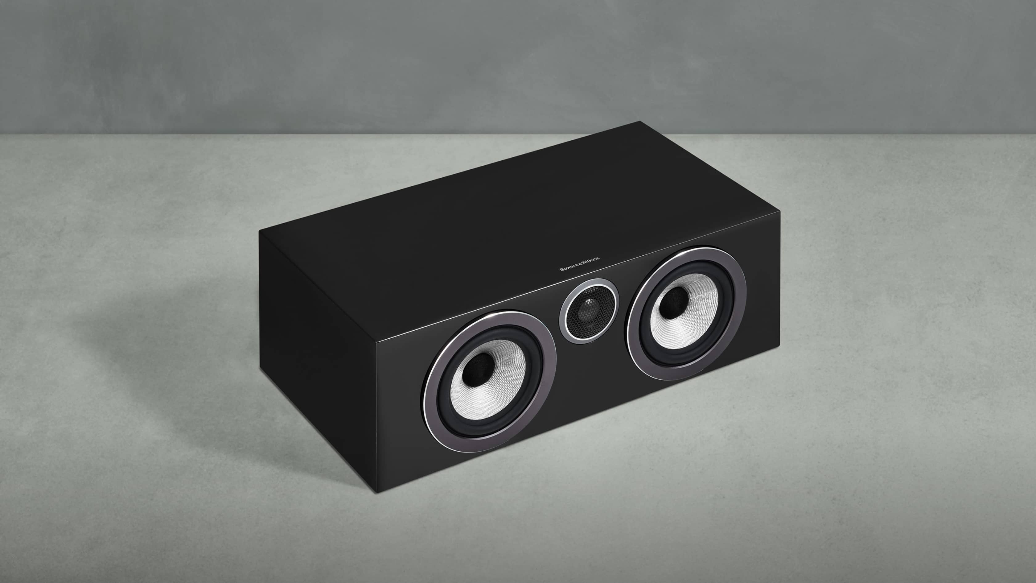 L'HTM72 S3 è il diffusore per canale centrale più compatto della gamma, offre una chiarezza di dialogo superiore per una completa esperienza home cinema.