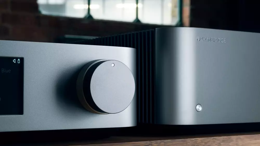 Cambridge Edge W amplificatore finale high end