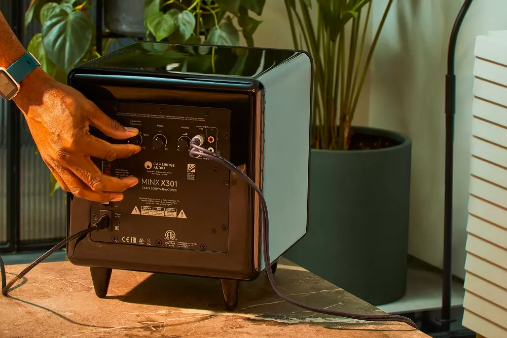 Cambridge Minx  X301 subwoofer attivo compatto