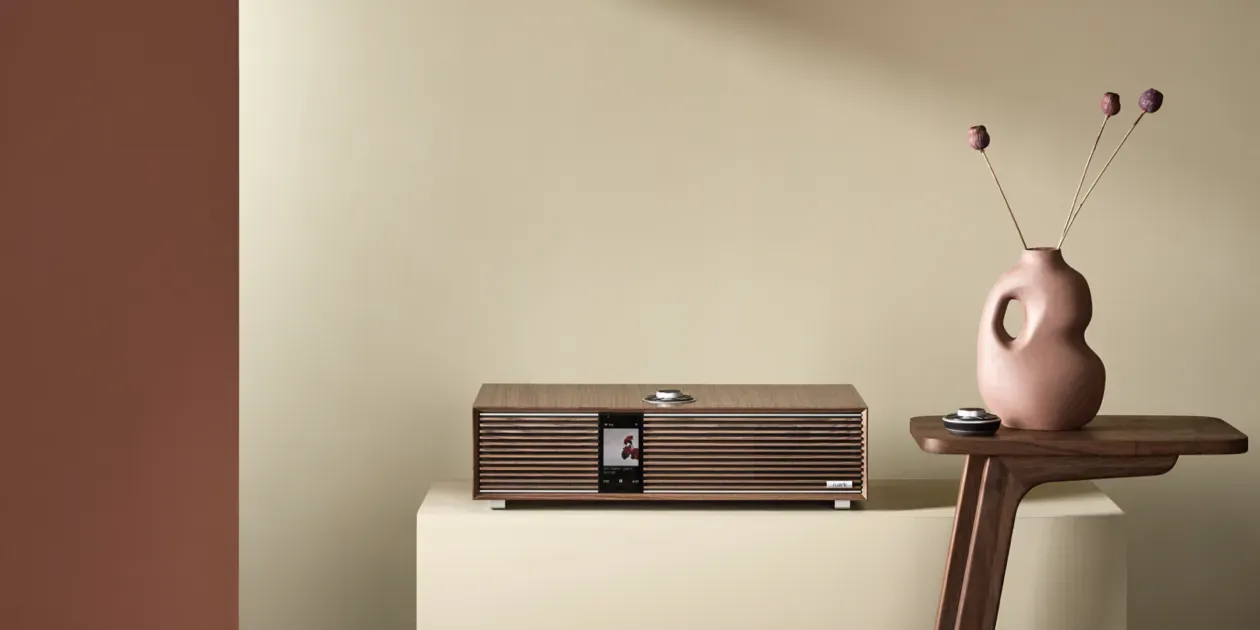 Ruark R410 – sistema attivo high end all-in-one, finitura Charcoal, vista frontale